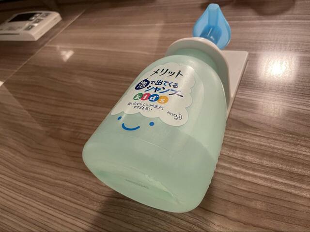 【山崎実業 マグネットディスペンサーホルダー 泡タイプ】底面もいつまでも清潔に保てる！