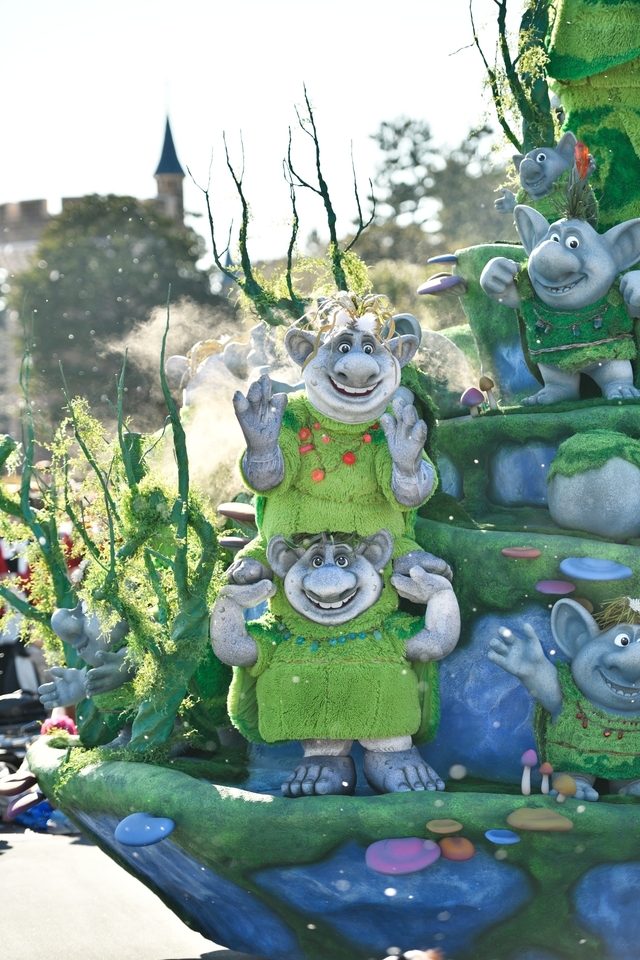 フローズンファンタジーパレード｜東京ディズニーランド「アナとエルサのフローズンファンタジー」2018年