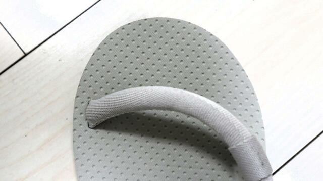 【mont-bell ロックオンサンダル】表面全体に細かな穴があり、水や蒸れを逃しやすくなっているのもポイント！