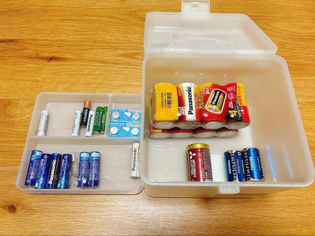 【3COINS シアーメディスンボックス】半透明で、中身をほどよく隠しながらも何が入っているかは分かるという絶妙なバランスが魅力です◎