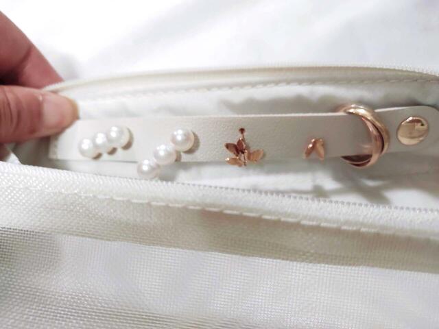 ピアスや指輪を収納できる