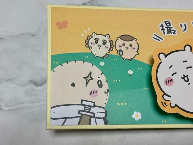 左側にはラッコとシーサー、くりまんじゅうも登場。全てナガノ先生の描き下ろしです