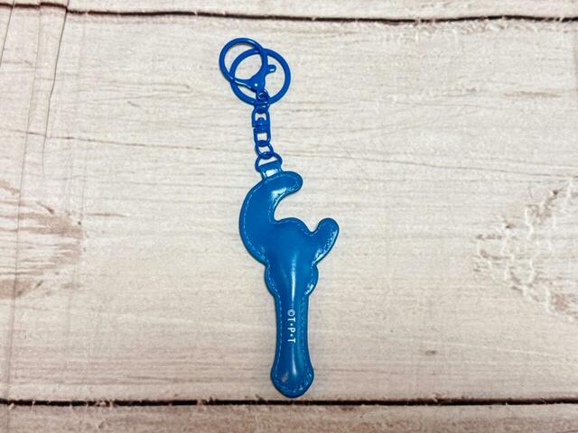 レザー調のベース生地が高級感抜群！