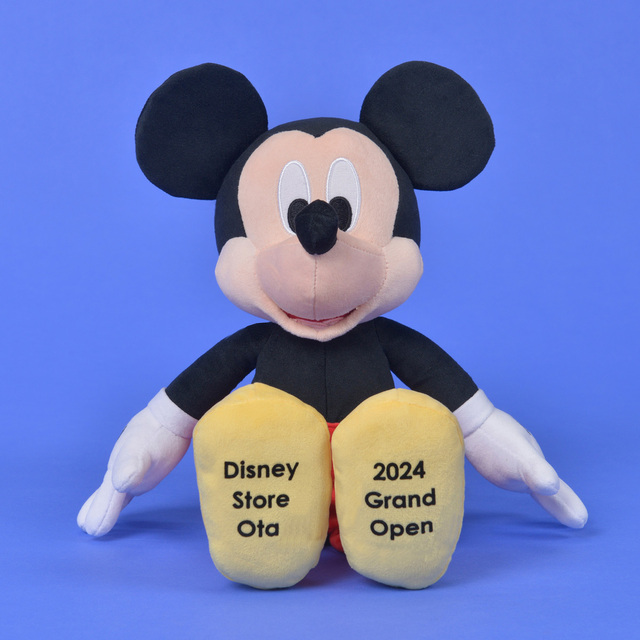 【ディズニーストア 太田イオンモール店】『Disney Store Ota 2024 Grand Open』文字入りミッキーマウスのぬいぐるみ