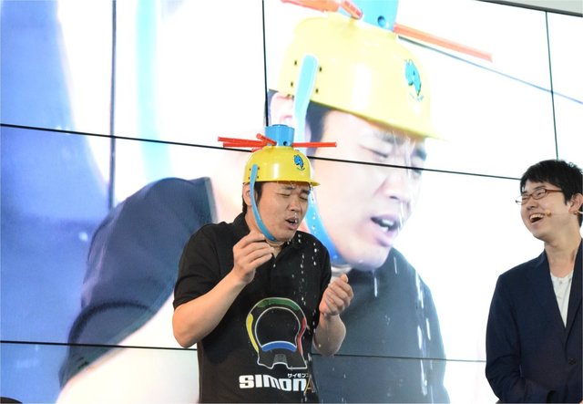 したたる水滴に注目！