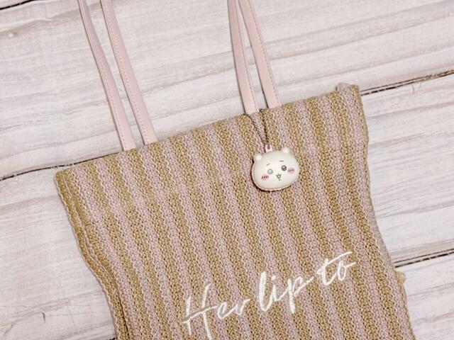 バッグにつけてみました。ちいかわはピンクと相性抜群!