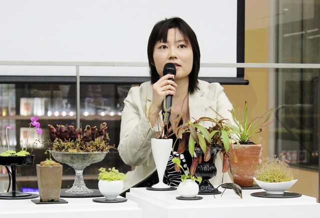 食虫植物トークショー/熱弁する木谷さん