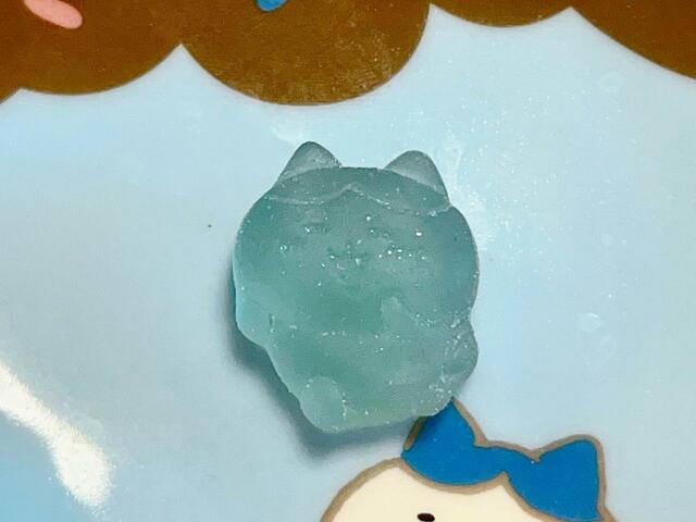 ハチワレはグミもブルー。笑顔に癒されますね！【ちいかわぷっくりラバマスグミ2】