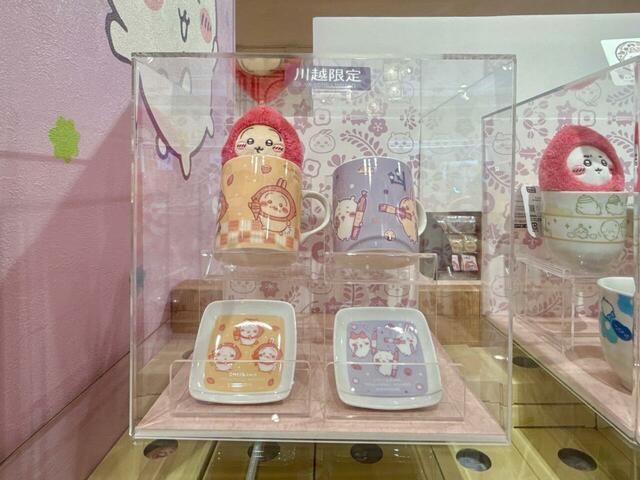 川越店限定の豆皿とマグカップ。柔らかい色味がかわいい♪