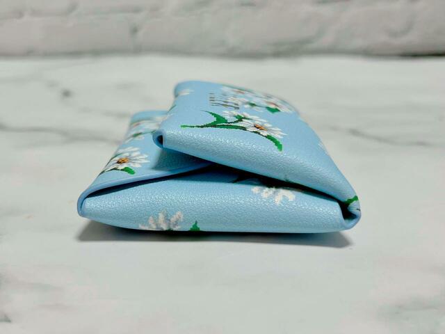 【大人百花　Spring issue】「付録：FEILER（フェイラー）ホワイトマーガレット柄マルチケース」プラスチックのカードが合計13枚入りました！