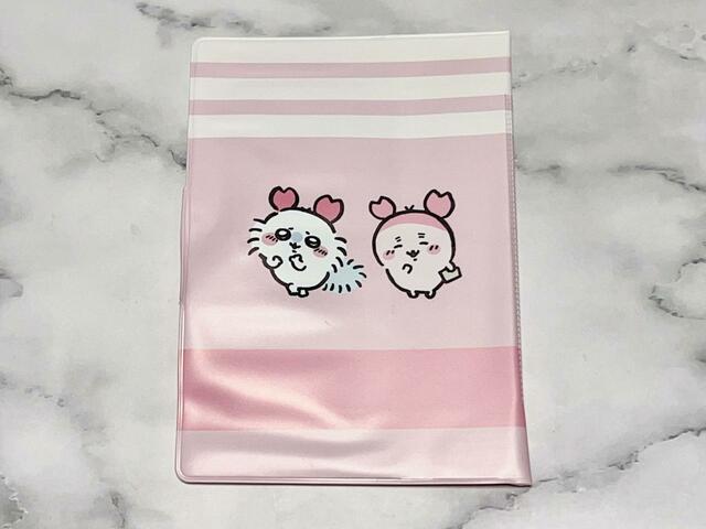 裏側にはモモンガ＆カニちゃんコンビも！