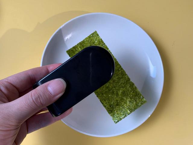 「のりパッチン　パンダ」のりを用意