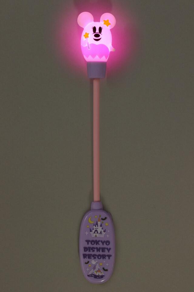 光るおもちゃ 2,500円｜東京ディズニーリゾート「ディズニー・ハロウィーン」2023スペシャルグッズ｜販売店舗：東京ディズニーランド「ディズニー&カンパニー」、東京ディズニーシー「エンポーリオ」