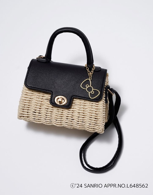 【 リボンチャーム付き 】ペーパー編みミニショルダーバッグ（アイボリー／ブラック）　¥4,948（税込）