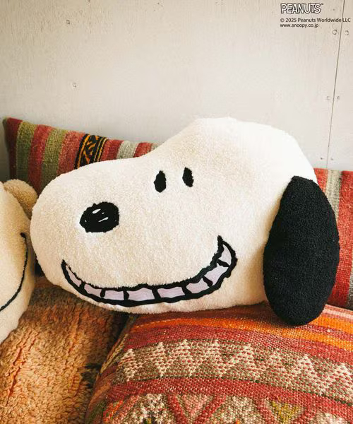 【BAYFLOW×PEANUTSコラボ人気ランキング 5位】「【PEANUTS×BAYFLOW】FACEクッション(WEB限定)」3,900円（税込）