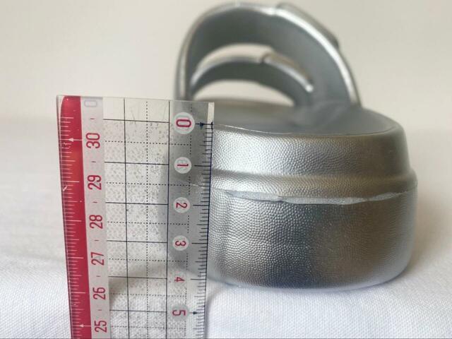 【3COINS EVAダブルベルトサンダル】ソールは約4cm。スタイルアップ効果もあります◎