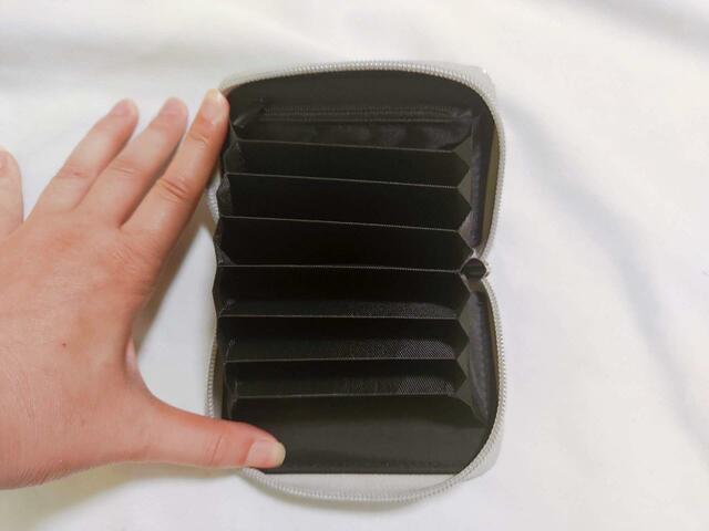 財布の中は「じゃばら式」