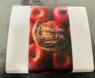 【シャトレーゼ YATSUDOKIプレミアムアップルパイ】高級感あるケースに入っています