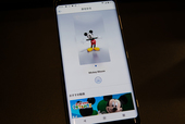 ミッキーのアニメーション壁紙。おすすめ動画をタップすると「Disney TEHATER」が再生される