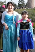 大阪から来園してお泊りディズニーを楽しんだあやなちゃん、えりなちゃん姉妹。