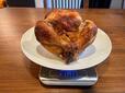 【ロティサリーチキン】重さは約1.3kg！鶏肉をまるごと堪能できます