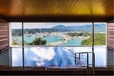 勝浦湾を見下ろす遙峰の湯