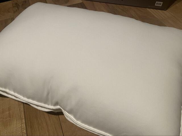 【ニトリ　ホテルスタイルまくら　標準(Nホテル2)】ふちに型崩防止のマチがついています