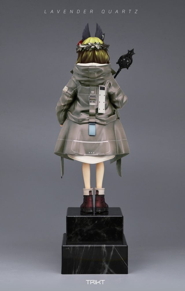 White Version back shot