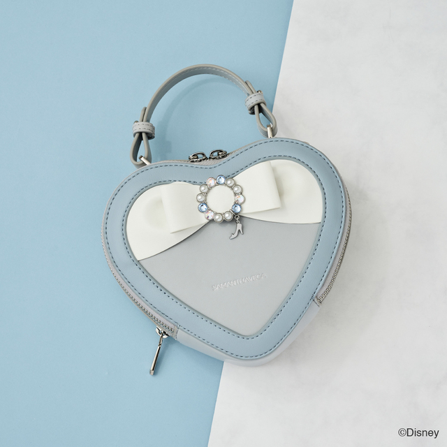 ハート型ショルダーバッグ ¥19,800|SAMANTHAVEGA ディズニー「シンデレラ」コレクション