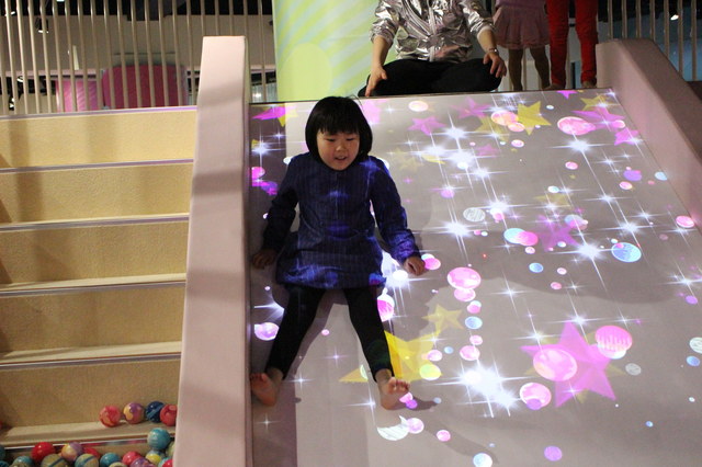 キラキラした滑り台