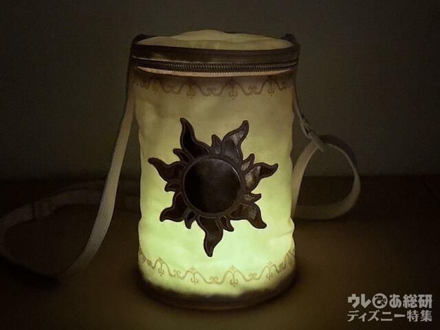 パスカルの「光るおもちゃ」を入れると光るランタンに☆