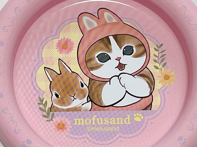 おねだりしているようなポーズのうさにゃんがかわいすぎ…！