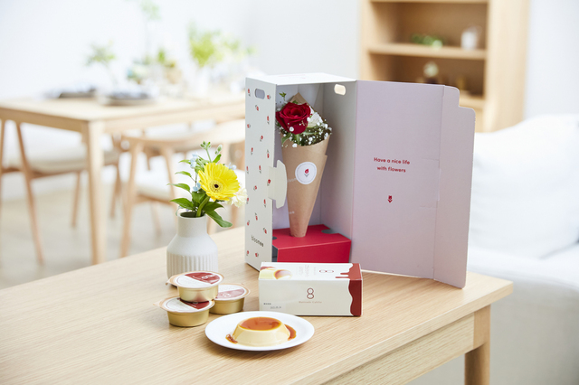 八天堂プリン お花付きギフト 3,480円（税込）