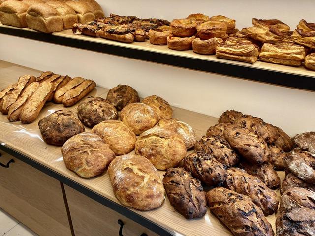 セテュヌ ボンニデー店内