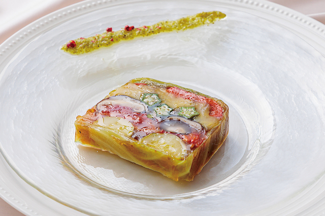 「​​​初夏の野菜のテリーヌ」＜期間：2026年6月1日～7月31日＞【“3,800円”でメイン3種が何度でもおかわり自由！コースと食べ放題が融合した「初夏のランチコース」が神戸三宮東急REIホテルに新登場！】