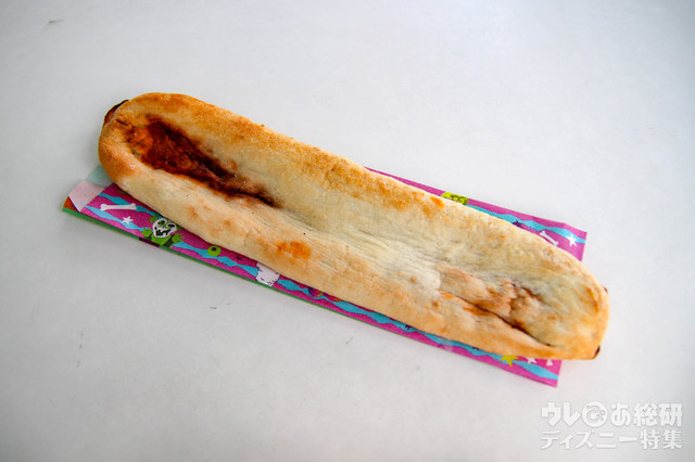 ハロウィーン・ボーンシェイプ・ナン（ミートソース）1本¥500