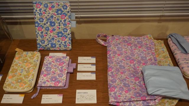 【ほぼ日手帳　内覧会】ネオンカラーのワンポイントがかわいい！LIBERTY FABRICSとのコラボ