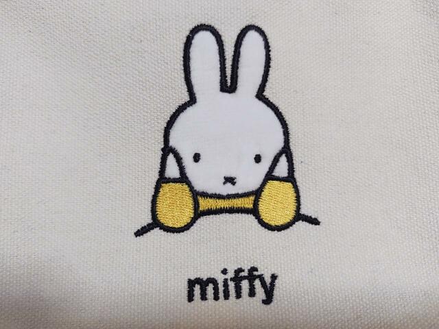 ミッフィーの刺繍がかわいいデザイン