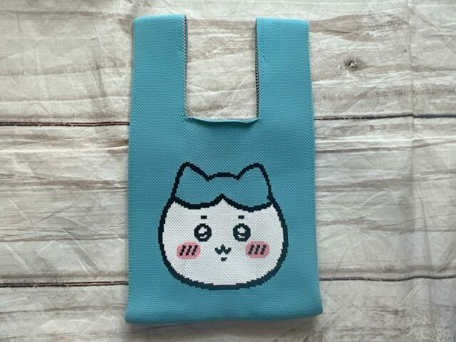 なんとバックにもデザイン入り！リバーシブルで使えるのがうれしい♪