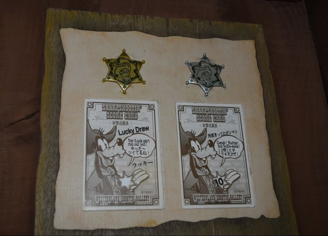 10発撃ち終わるともらえるスコアカード。景品はゲットできるかな?