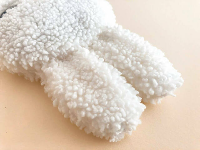 【ミッフィーフェイスポーチ】耳の長さ：70mm、耳の幅：80mm