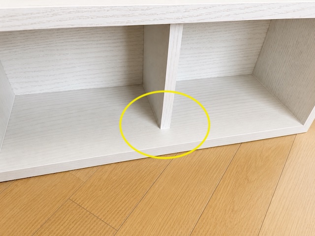 【無印良品 壁に付けられる家具箱】真ん中の仕切りが少し奥に下がっていて抜け感がでます◎
