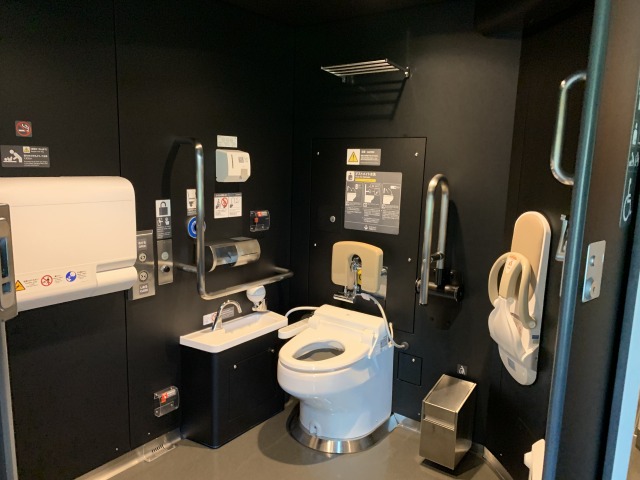 広々としているバリアフリートイレ