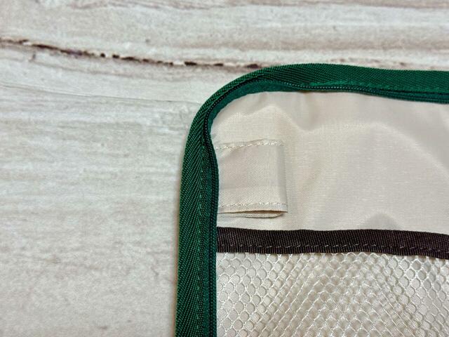 左側にはペンホルダー付き