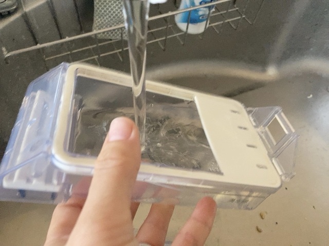 【アイリスオーヤマ ハンディリンサークリーナー】皿洗いの感覚でシンクで手軽にお掃除できます