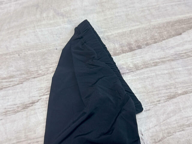 肩部分にはしっかりとしたゴムが入ってるので、ずれ落ちないのがうれしい