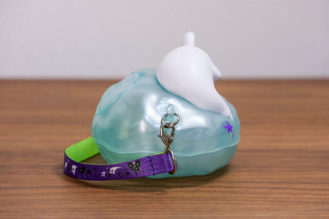 グミキャンディー、ミニスナックケース 付き ¥1,300｜ストラップは取り外し可能