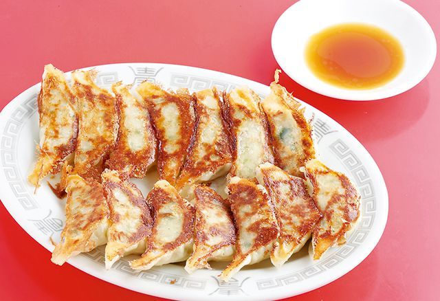 関西「ぎょうざ」のたまらない名店／神戸餃子 大陸（兵庫・春日野道）　ギョーザ（250円）※写真は2人前