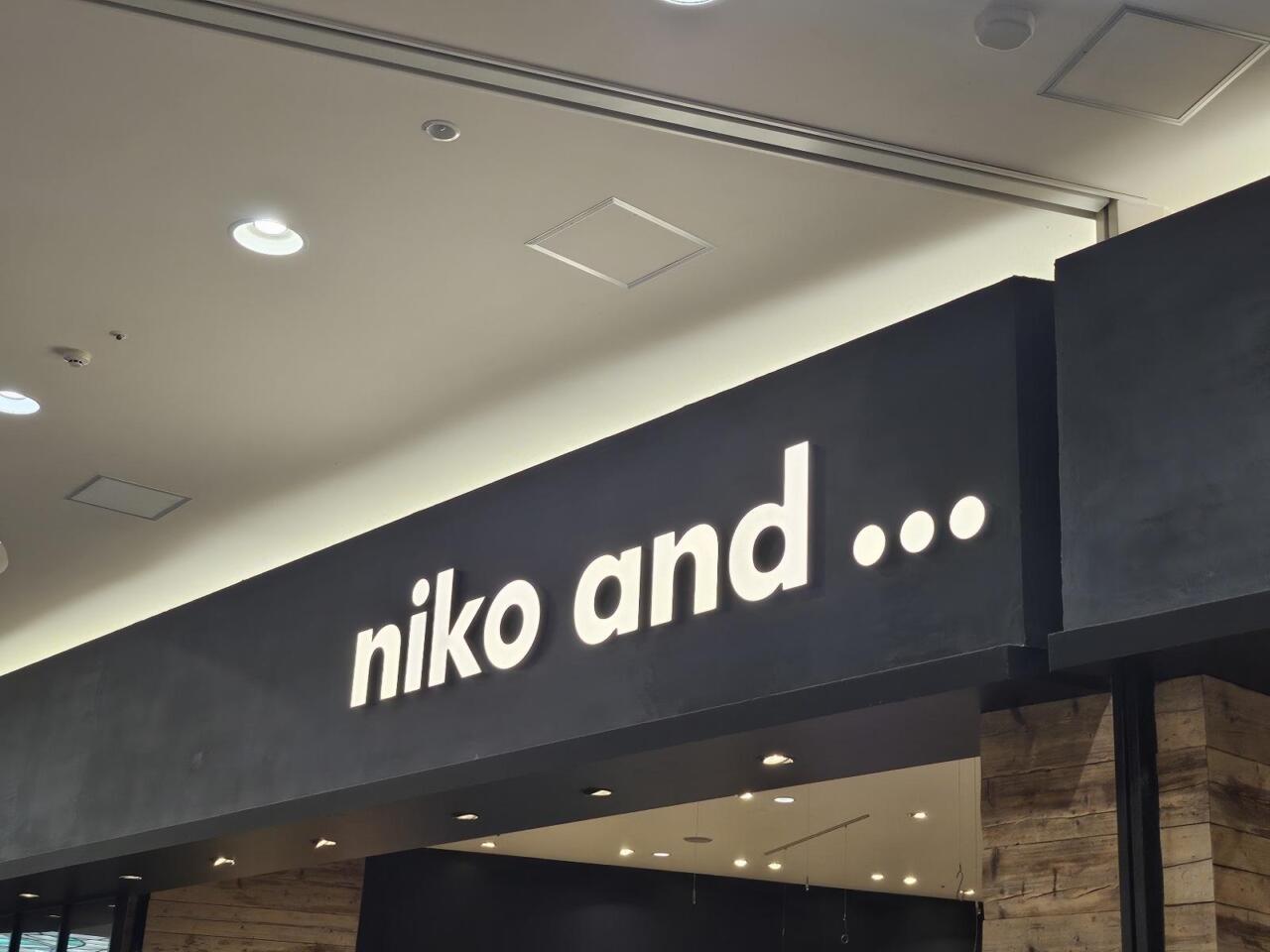 niko and】“軽くて薄い”が大好評！カードもたっぷり入る「やわらか