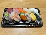 【サミット 本鮪赤身や金目鯛が入った握り寿司】専門店顔負けの鮮度と美味しさ。サミットの鮮魚コーナー必見です